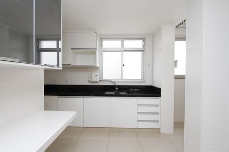Apartamento à venda com 105m², 3 quartos e 2 vagasCozinha