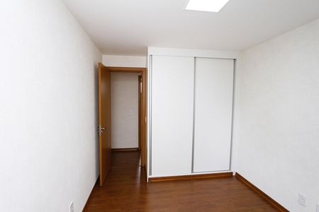 Apartamento à venda com 105m², 3 quartos e 2 vagasQuarto 1