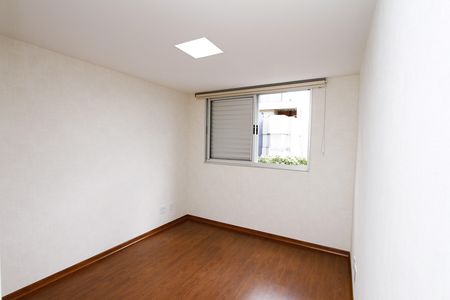 Apartamento à venda com 105m², 3 quartos e 2 vagasQuarto 2