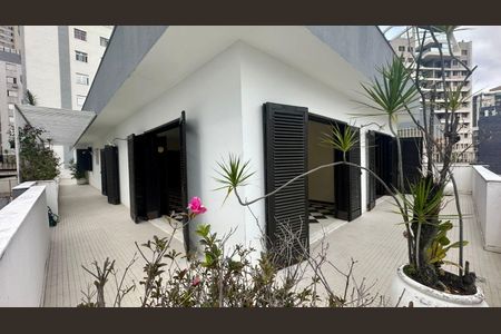Apartamento à venda com 395m², 4 quartos e 2 vagas Apartamento à venda com 395m², 4 quartos e 2 vagasTerraço