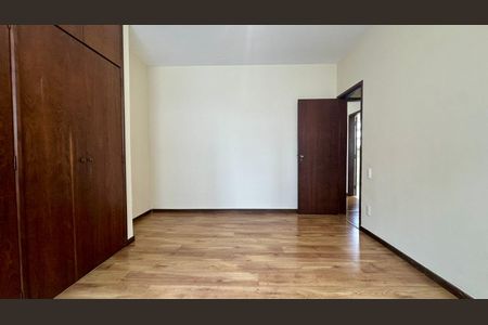 Apartamento à venda com 395m², 4 quartos e 2 vagas
