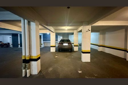 Apartamento à venda com 395m², 4 quartos e 2 vagas Apartamento à venda com 395m², 4 quartos e 2 vagasVagas de garagem