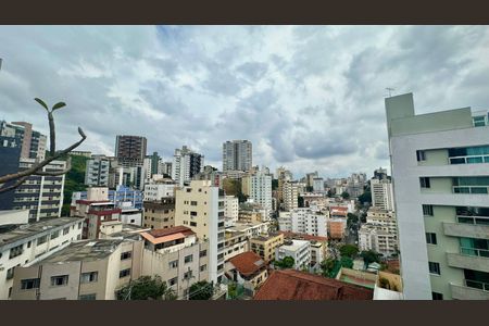 Apartamento à venda com 395m², 4 quartos e 2 vagas Apartamento à venda com 395m², 4 quartos e 2 vagasVista