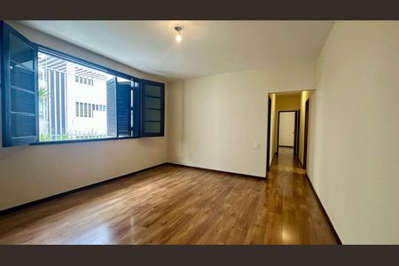 Apartamento à venda com 395m², 4 quartos e 2 vagas Apartamento à venda com 395m², 4 quartos e 2 vagasSala de TV