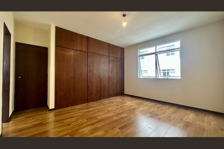 Apartamento à venda com 395m², 4 quartos e 2 vagas Apartamento à venda com 395m², 4 quartos e 2 vagasQuarto