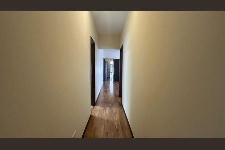 Apartamento à venda com 395m², 4 quartos e 2 vagas Apartamento à venda com 395m², 4 quartos e 2 vagasCorredor