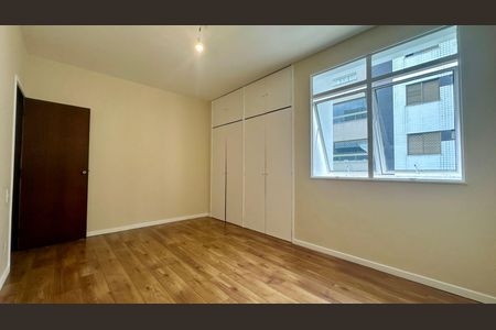 Apartamento à venda com 395m², 4 quartos e 2 vagas