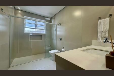 Apartamento à venda com 395m², 4 quartos e 2 vagas Apartamento à venda com 395m², 4 quartos e 2 vagasBanheiro