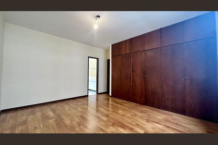 Apartamento à venda com 395m², 4 quartos e 2 vagas Apartamento à venda com 395m², 4 quartos e 2 vagasQuarto