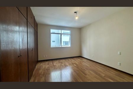 Apartamento à venda com 395m², 4 quartos e 2 vagas