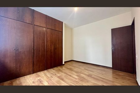 Apartamento à venda com 395m², 4 quartos e 2 vagas
