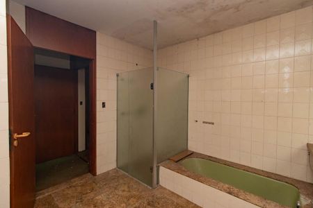Casa para alugar com 2100m², 5 quartos e 11 vagasBanheiro Social