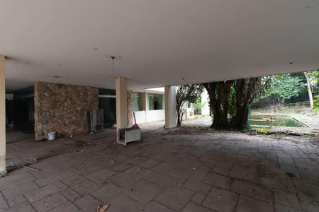Casa para alugar com 2100m², 5 quartos e 11 vagasEntrada