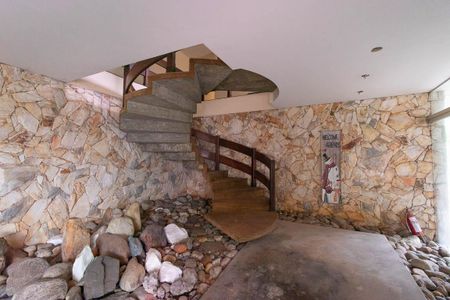 Casa para alugar com 2100m², 5 quartos e 11 vagasEntrada
