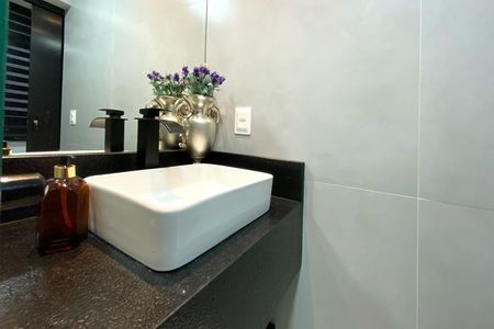 Apartamento à venda com 126m², 4 quartos e 1 vaga Apartamento à venda com 126m², 4 quartos e 1 vagaBanheiro da Suíte 2