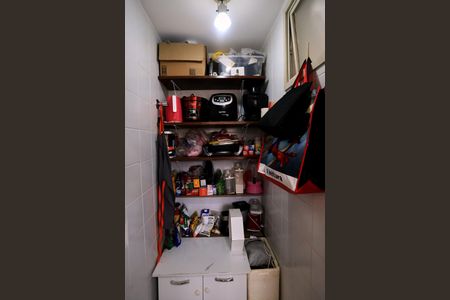 Apartamento à venda com 199m², 3 quartos e 2 vagas Apartamento à venda com 199m², 3 quartos e 2 vagasDespensa