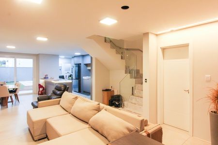 Casa à venda com 166m², 3 quartos e 2 vagas Casa à venda com 166m², 3 quartos e 2 vagasSala