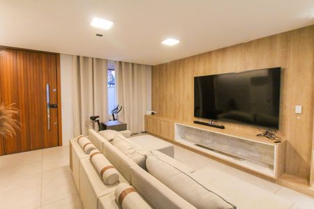 Sala de casa à venda com 3 quartos, 166m² em São José, Canoas