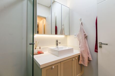 Casa à venda com 166m², 3 quartos e 2 vagas Casa à venda com 166m², 3 quartos e 2 vagasBanheiro da Suíte 2