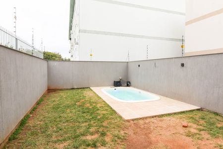 Casa à venda com 166m², 3 quartos e 2 vagas Casa à venda com 166m², 3 quartos e 2 vagasÁrea externa