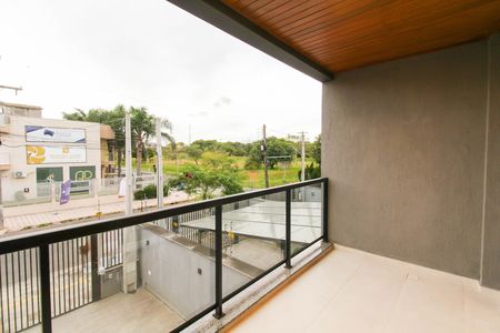 Casa à venda com 166m², 3 quartos e 2 vagas Casa à venda com 166m², 3 quartos e 2 vagasVaranda da Suíte 1