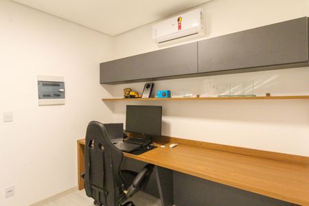 Casa à venda com 166m², 3 quartos e 2 vagas Casa à venda com 166m², 3 quartos e 2 vagasEscritório