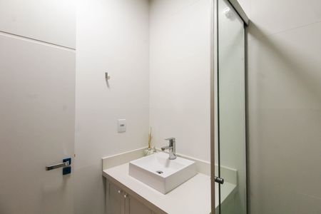 Casa à venda com 166m², 3 quartos e 2 vagas Casa à venda com 166m², 3 quartos e 2 vagasBanheiro da Suíte 3