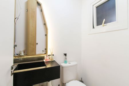 Casa à venda com 166m², 3 quartos e 2 vagas Casa à venda com 166m², 3 quartos e 2 vagasLavabo