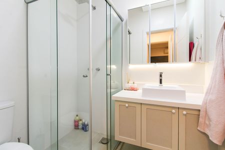 Casa à venda com 166m², 3 quartos e 2 vagas Casa à venda com 166m², 3 quartos e 2 vagasBanheiro da Suíte 2