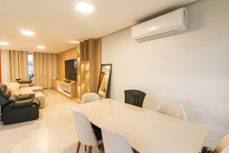 Sala de casa à venda com 3 quartos, 166m² em São José, Canoas