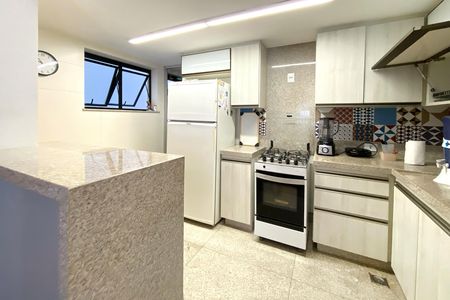 Apartamento à venda com 80m², 2 quartos e 1 vaga Apartamento à venda com 80m², 2 quartos e 1 vagaCozinha