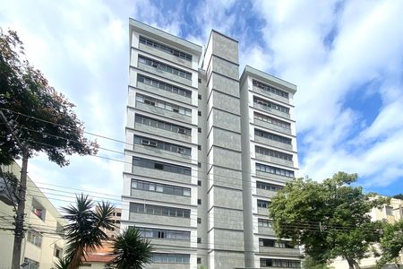 Apartamento à venda com 80m², 2 quartos e 1 vaga Apartamento à venda com 80m², 2 quartos e 1 vagaFachada