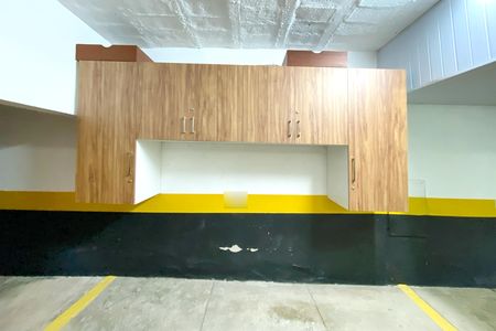Apartamento à venda com 80m², 2 quartos e 1 vaga Apartamento à venda com 80m², 2 quartos e 1 vagaArmários garagem