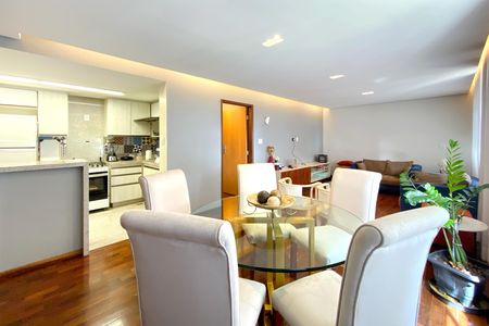 Apartamento à venda com 80m², 2 quartos e 1 vaga Apartamento à venda com 80m², 2 quartos e 1 vagaSala