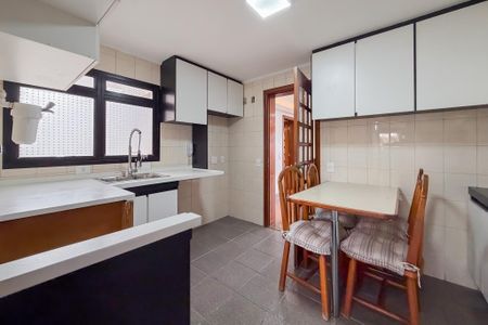Apartamento à venda com 110m², 3 quartos e 2 vagasCozinha