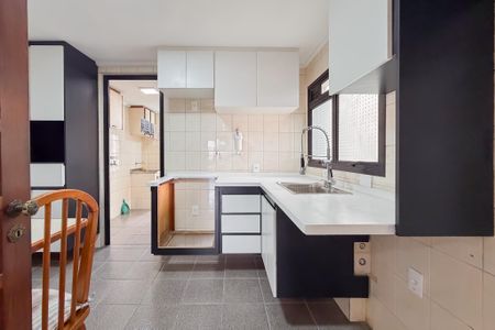 Apartamento à venda com 110m², 3 quartos e 2 vagasCozinha