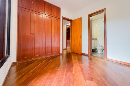 Apartamento à venda com 110m², 3 quartos e 2 vagasSuíte