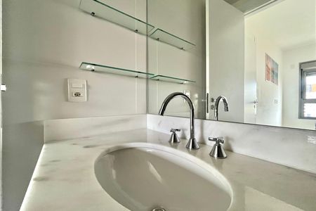 Apartamento à venda com 43m², 1 quarto e 1 vaga Apartamento à venda com 43m², 1 quarto e 1 vagaBanheiro da Suíte