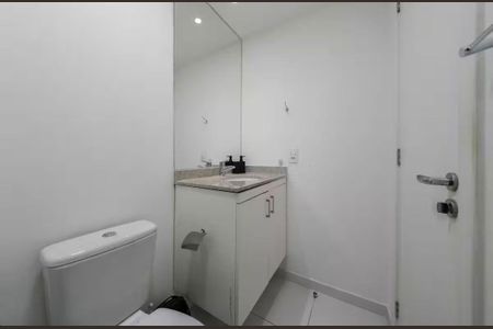 Banheiro de apartamento para alugar com 1 quarto, 22m² em Sé, São Paulo