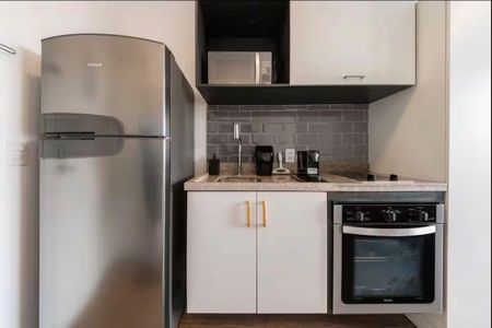 Cozinha de apartamento para alugar com 1 quarto, 22m² em Sé, São Paulo