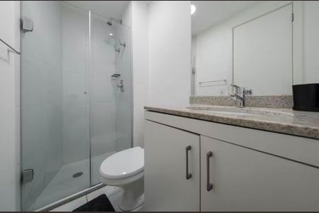Banheiro de apartamento para alugar com 1 quarto, 22m² em Sé, São Paulo
