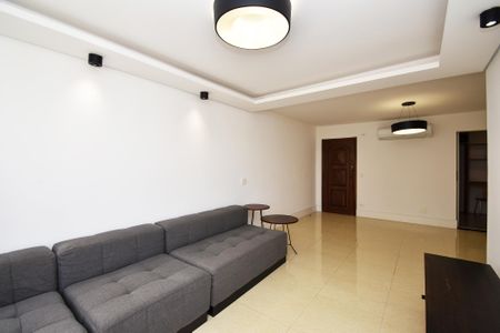 Apartamento à venda com 184m², 4 quartos e 2 vagas Apartamento à venda com 184m², 4 quartos e 2 vagasSala de estar