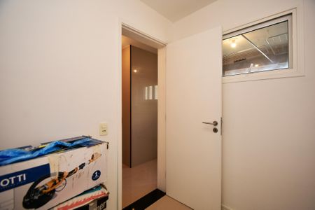 Quarto  de serviço de apartamento para alugar com 4 quartos, 184m² em Jardim Paulista, São Paulo