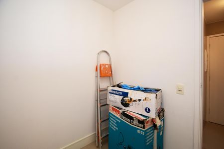 Apartamento à venda com 184m², 4 quartos e 2 vagas Apartamento à venda com 184m², 4 quartos e 2 vagasQuarto de serviço