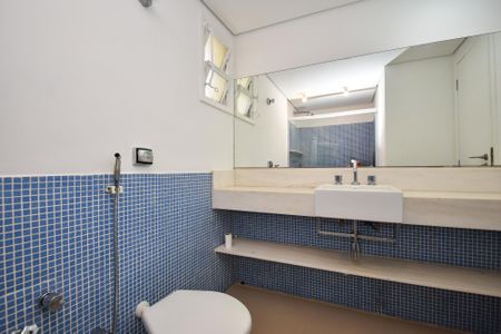 Apartamento à venda com 184m², 4 quartos e 2 vagas Apartamento à venda com 184m², 4 quartos e 2 vagasBanheiro social