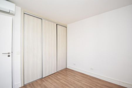 Apartamento à venda com 184m², 4 quartos e 2 vagas Apartamento à venda com 184m², 4 quartos e 2 vagasQuarto 2