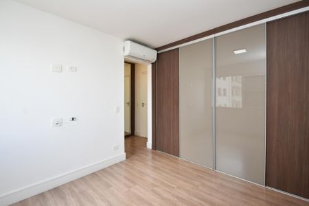 Apartamento à venda com 184m², 4 quartos e 2 vagas Apartamento à venda com 184m², 4 quartos e 2 vagasSuíte