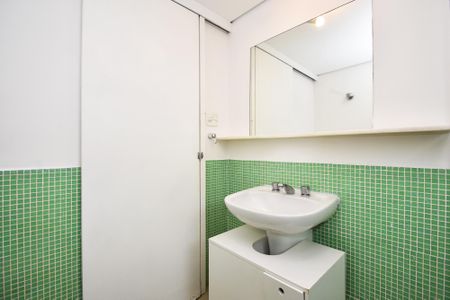 Apartamento à venda com 184m², 4 quartos e 2 vagas Apartamento à venda com 184m², 4 quartos e 2 vagasBanheiro da Suíte