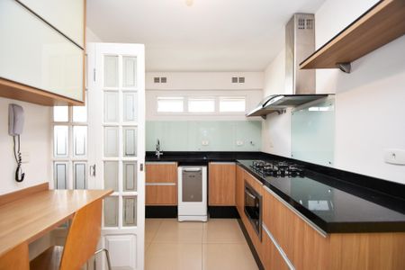 Apartamento à venda com 184m², 4 quartos e 2 vagas Apartamento à venda com 184m², 4 quartos e 2 vagasCozinha