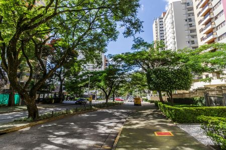 Apartamento para alugar com 150m², 3 quartos e 2 vagas Apartamento para alugar com 150m², 3 quartos e 2 vagasVista da Rua